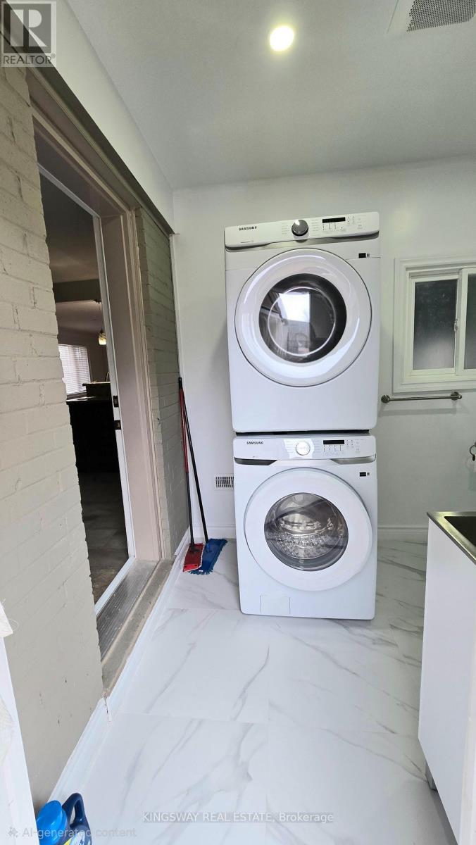 236 Woodale Avenue, Oakville, Ontario  L6K 2N2 - Photo 18 - W12668582