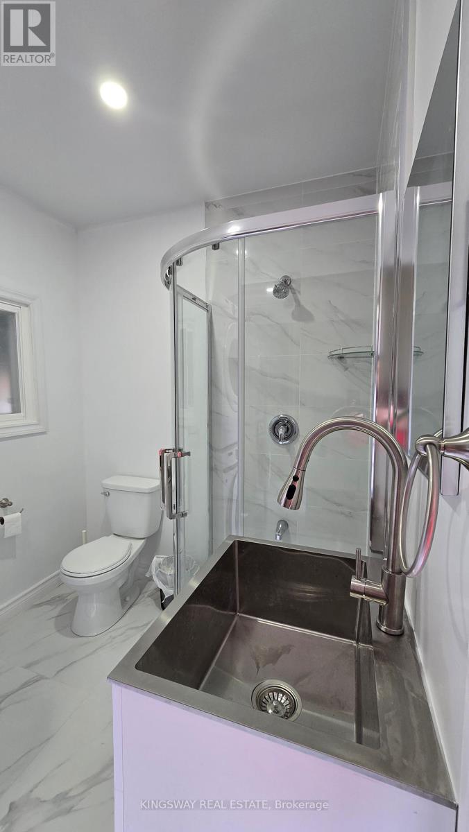 236 Woodale Avenue, Oakville, Ontario  L6K 2N2 - Photo 17 - W12668582