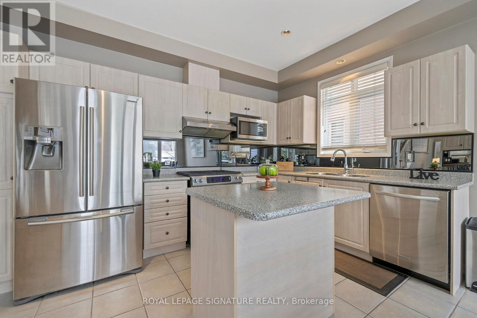 68 Southcreek Drive, Hamilton, Ontario  L9K 1M2 - Photo 18 - X12674116