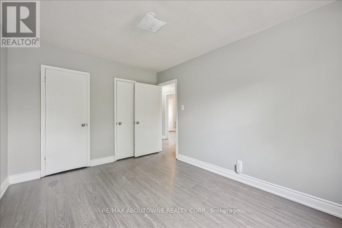 1 - 203 Nelson Street, Oakville, Ontario  L6L 3J4 - Photo 14 - W12674678