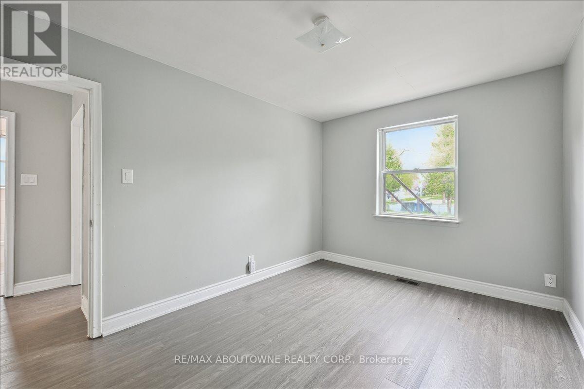 1 - 203 Nelson Street, Oakville, Ontario  L6L 3J4 - Photo 15 - W12674678