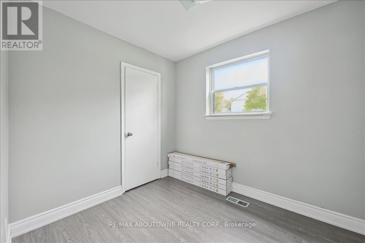 1 - 203 Nelson Street, Oakville, Ontario  L6L 3J4 - Photo 16 - W12674678