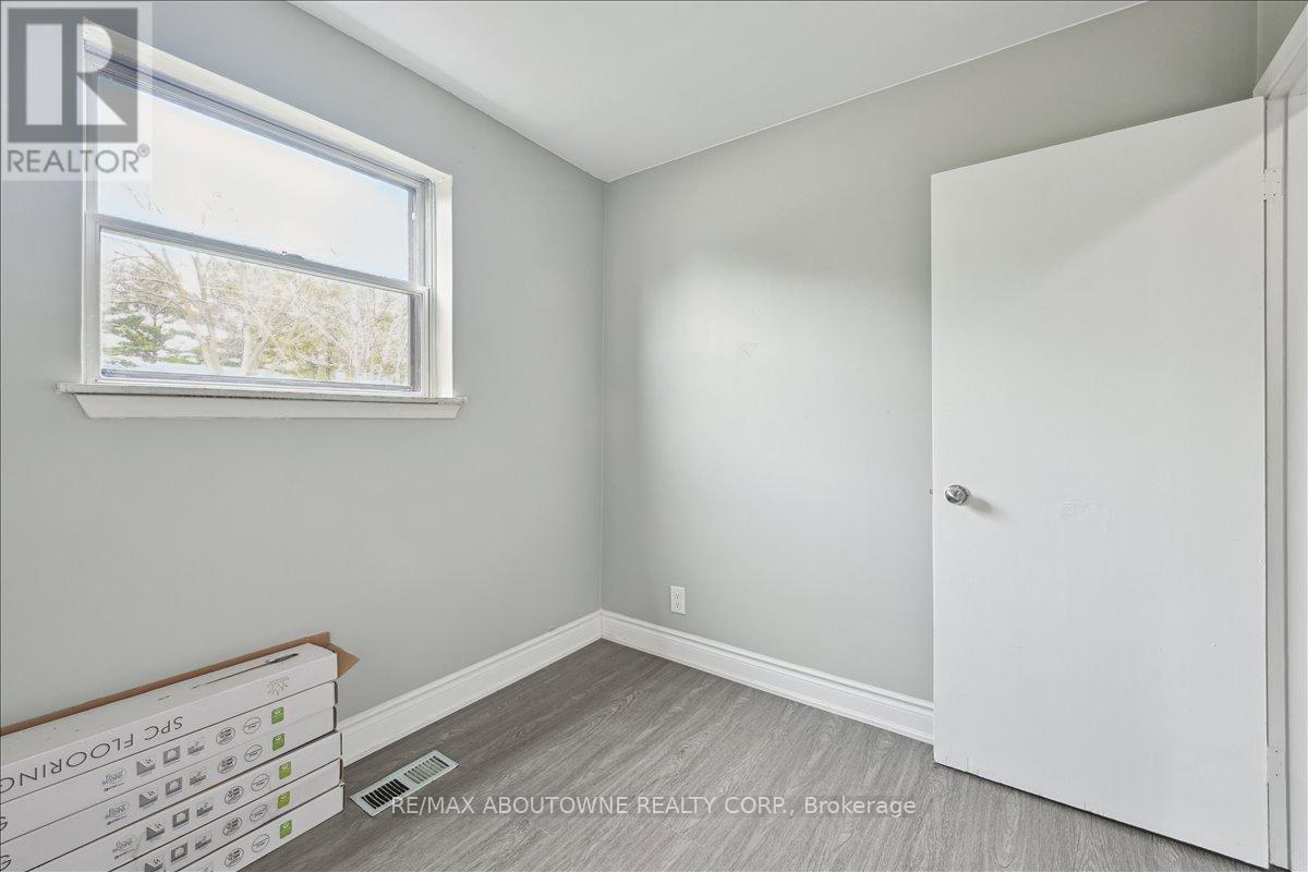1 - 203 Nelson Street, Oakville, Ontario  L6L 3J4 - Photo 17 - W12674678