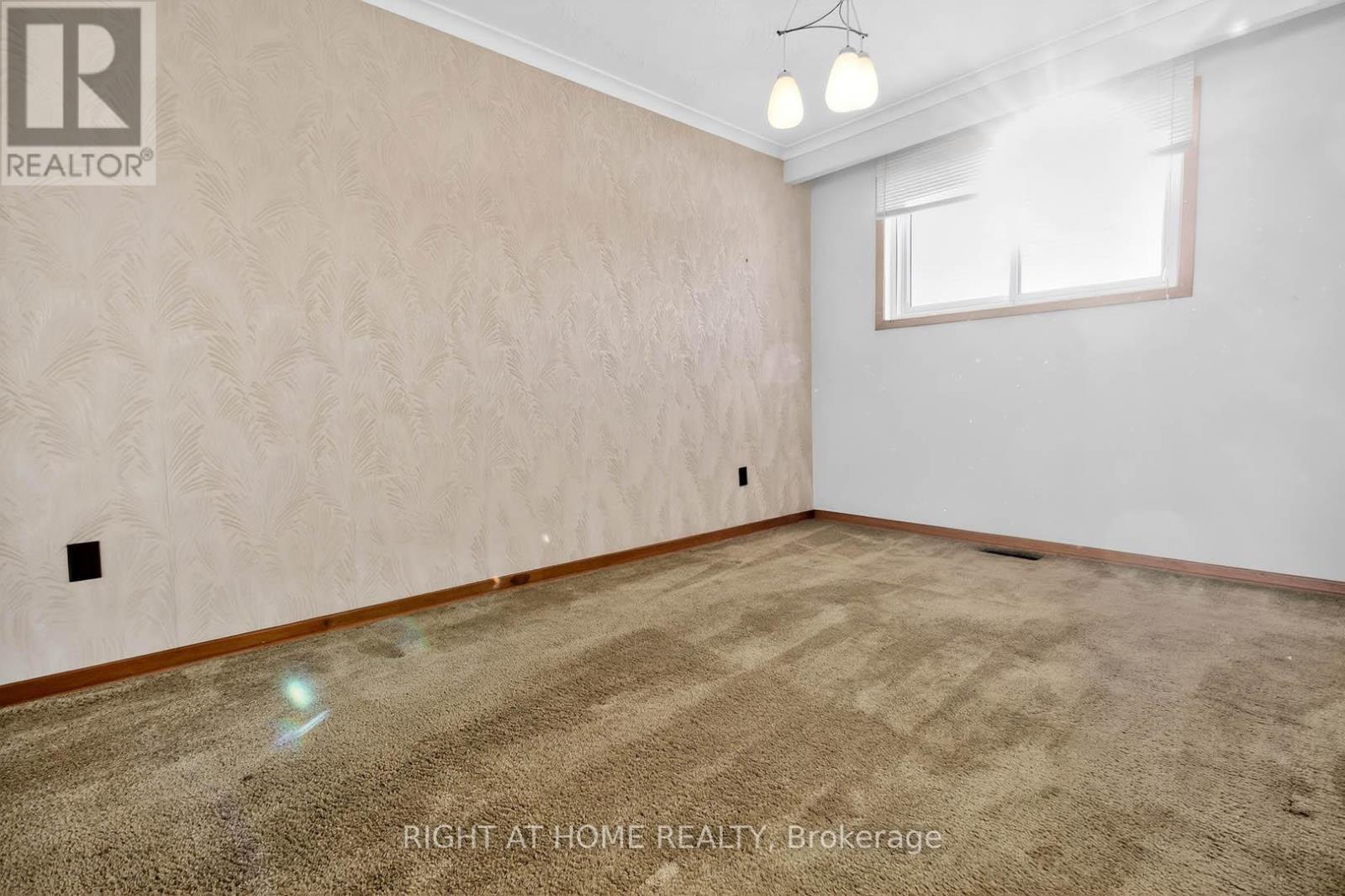 7524 Wrenwood Crescent, Mississauga, Ontario  L4T 2V7 - Photo 11 - W12674688