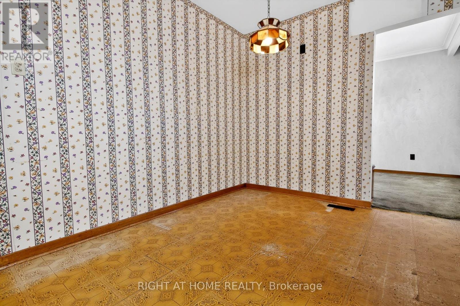 7524 Wrenwood Crescent, Mississauga, Ontario  L4T 2V7 - Photo 16 - W12674688