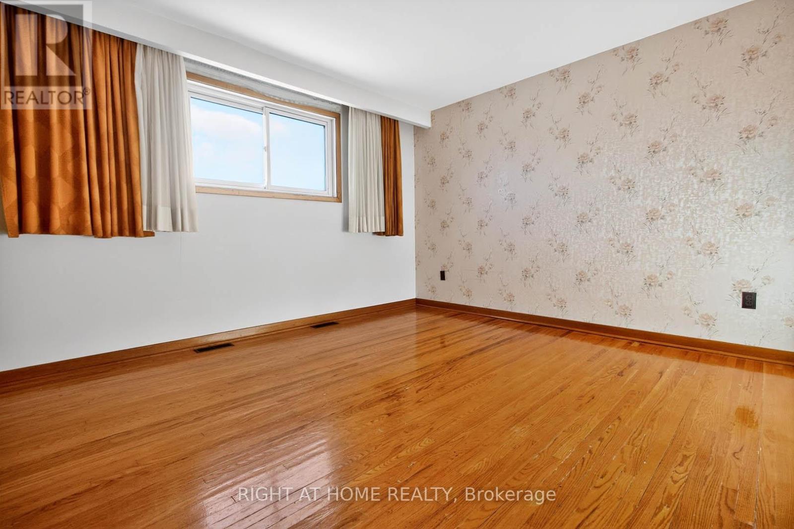 7524 Wrenwood Crescent, Mississauga, Ontario  L4T 2V7 - Photo 18 - W12674688