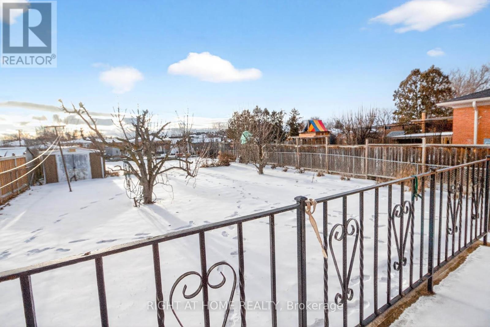 7524 Wrenwood Crescent, Mississauga, Ontario  L4T 2V7 - Photo 34 - W12674688