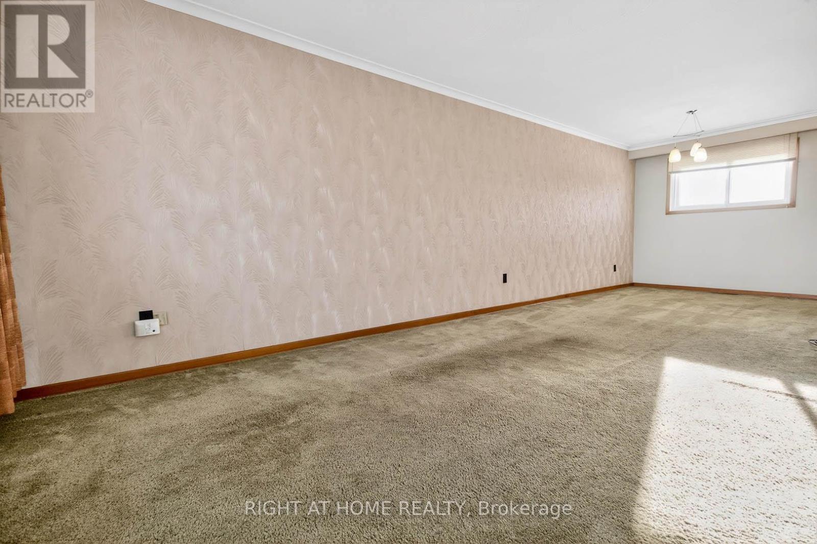 7524 Wrenwood Crescent, Mississauga, Ontario  L4T 2V7 - Photo 7 - W12674688