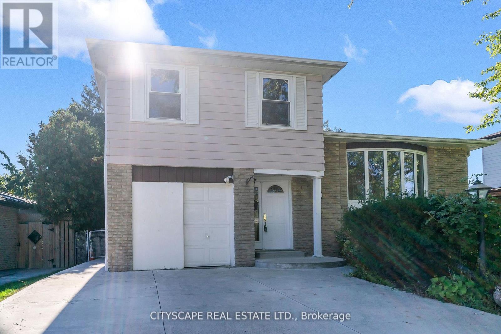 3 GENEVA CRESCENT, Brampton, Ontario