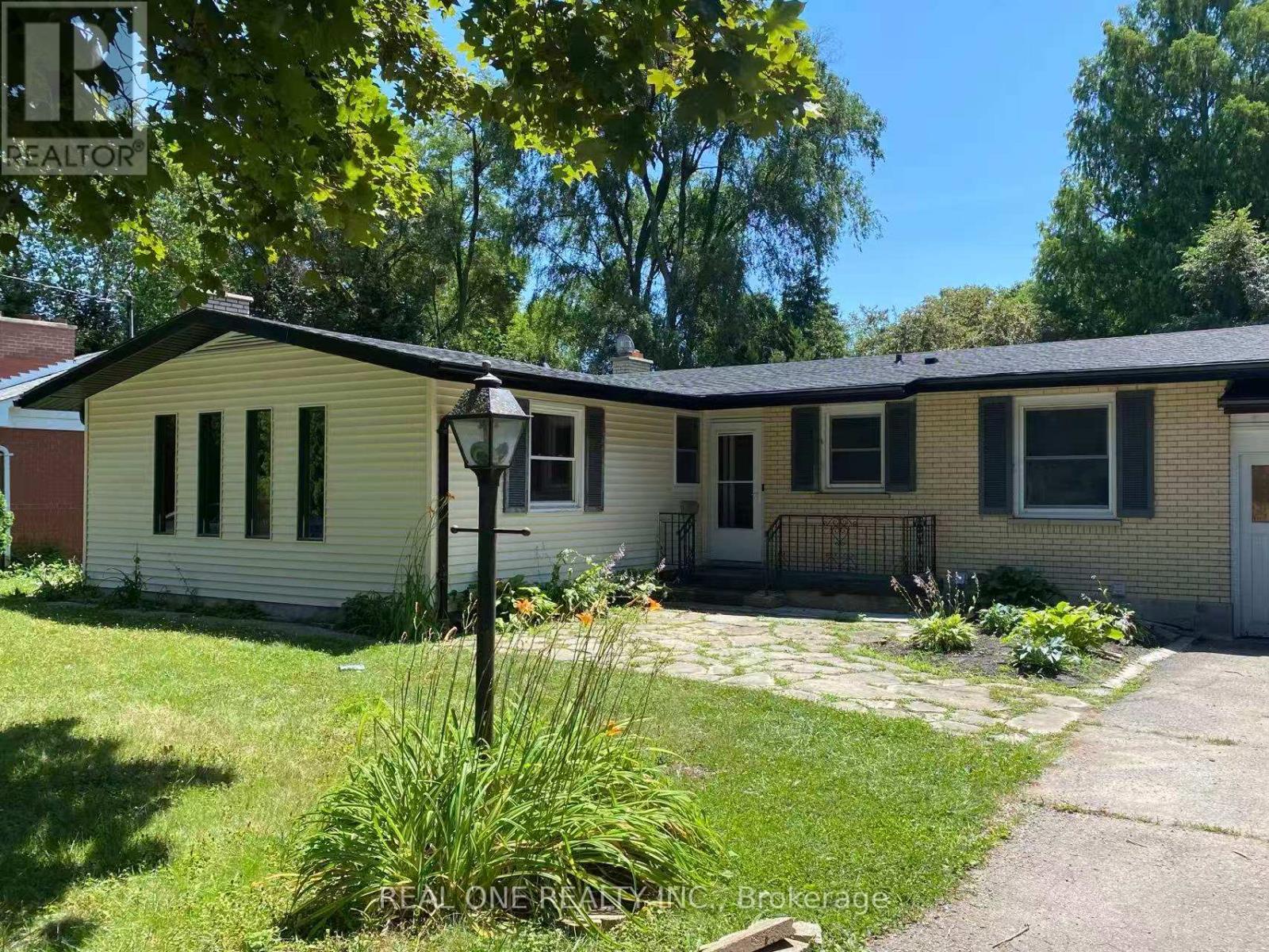 566 Middlewoods Drive, London North, Ontario  N6G 1W4 - Photo 3 - X12674716