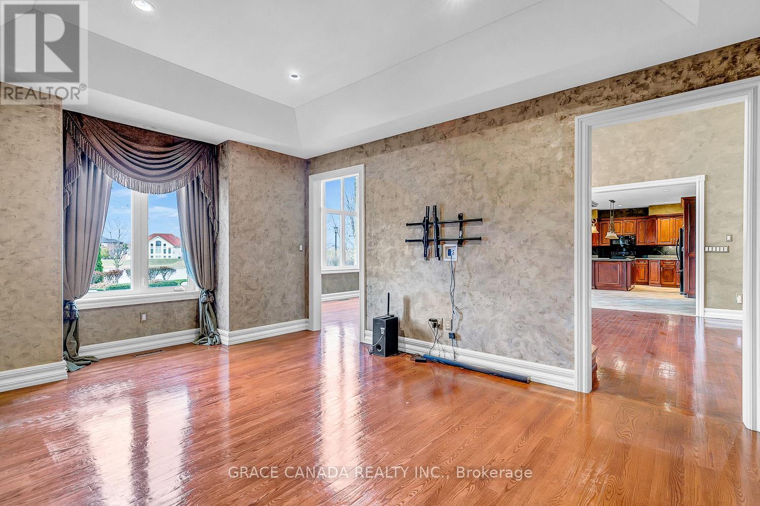 1585 Stoneybrook Crescent, Windsor, Ontario  N9G 2Z4 - Photo 12 - X12674728