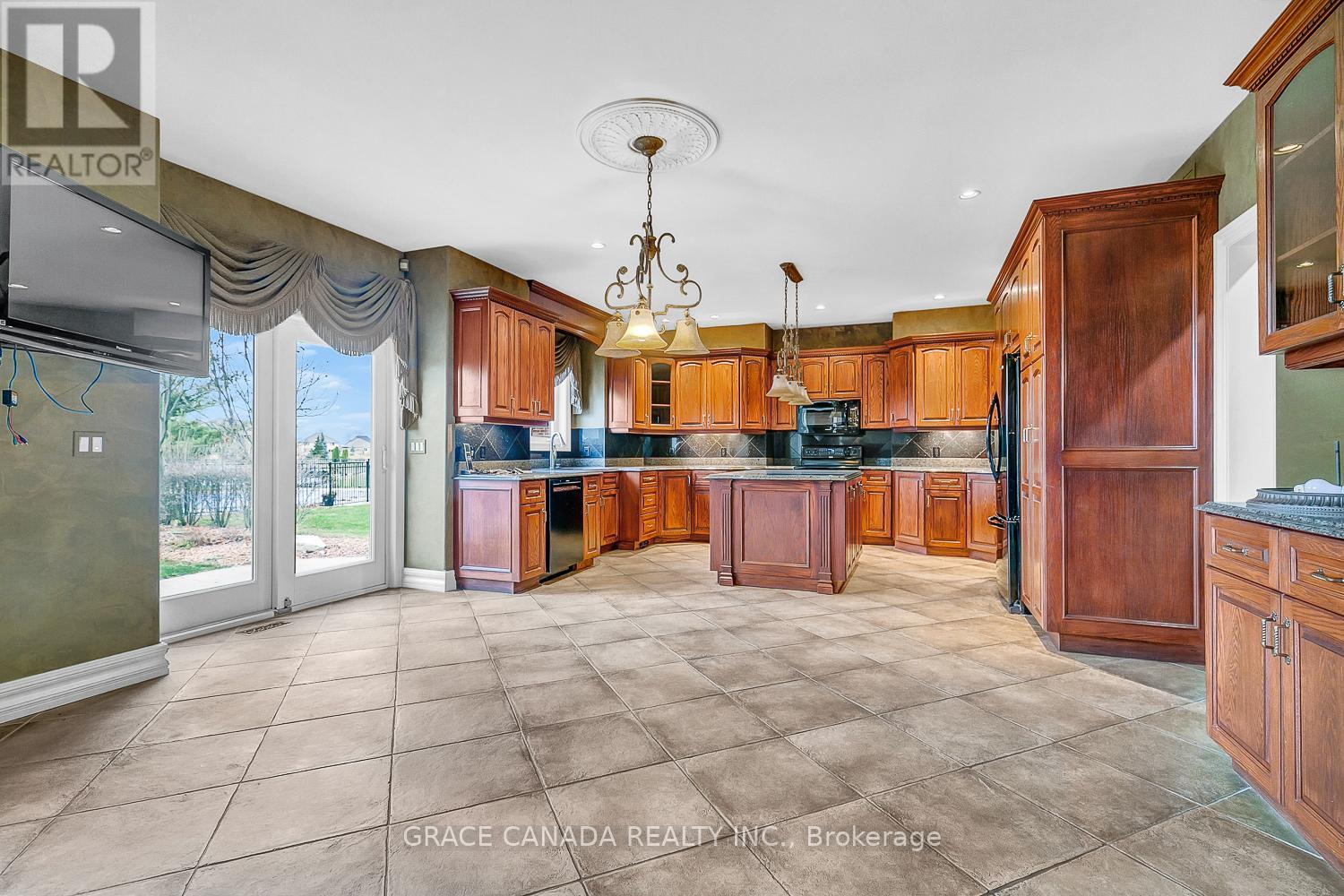 1585 Stoneybrook Crescent, Windsor, Ontario  N9G 2Z4 - Photo 13 - X12674728