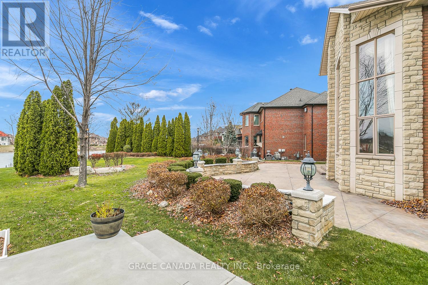 1585 Stoneybrook Crescent, Windsor, Ontario  N9G 2Z4 - Photo 3 - X12674728