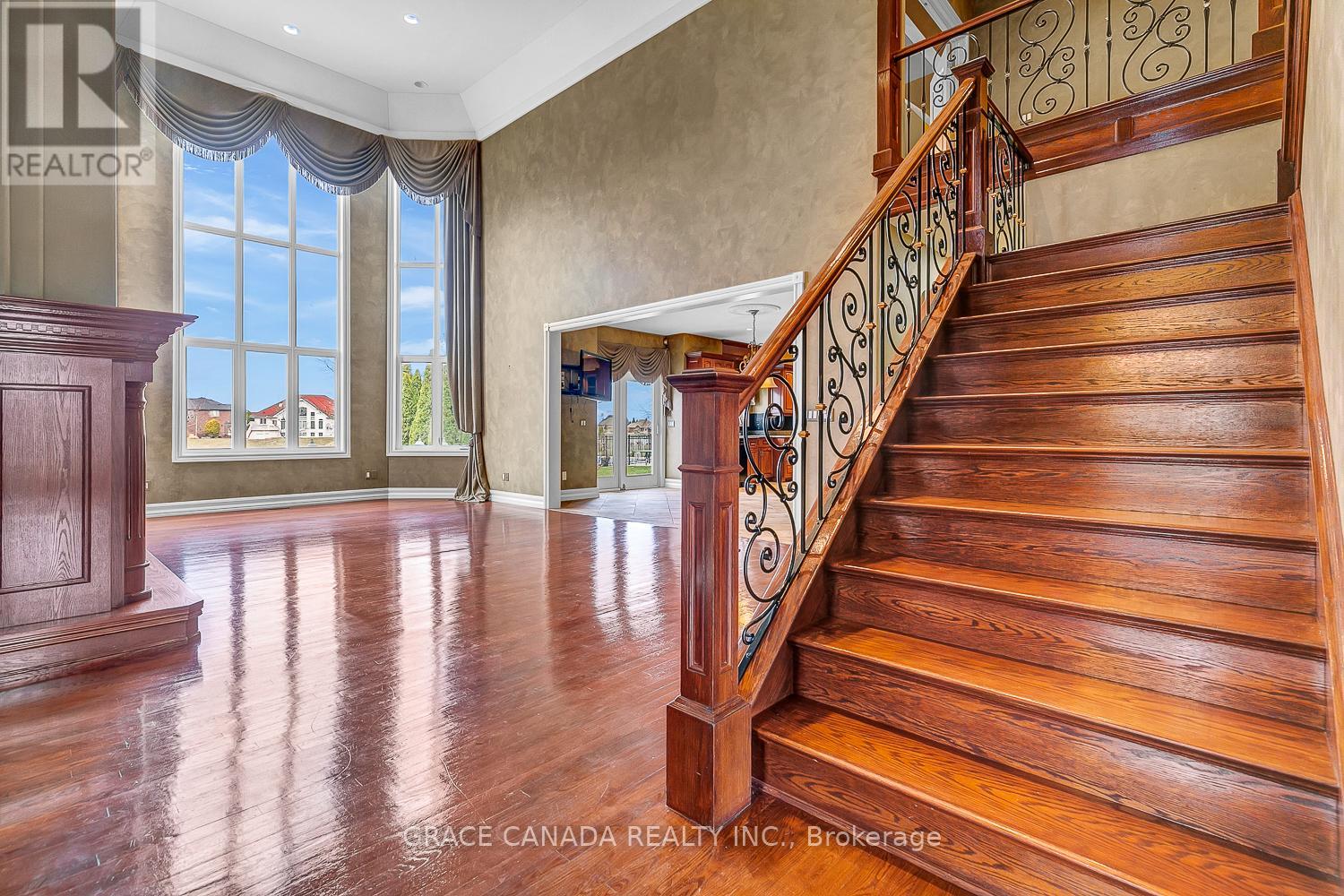 1585 Stoneybrook Crescent, Windsor, Ontario  N9G 2Z4 - Photo 9 - X12674728