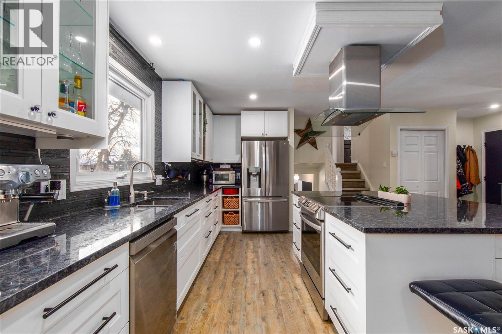 1266 Maybery Crescent, Moose Jaw, Saskatchewan  S6H 7B4 - Photo 11 - SK025638