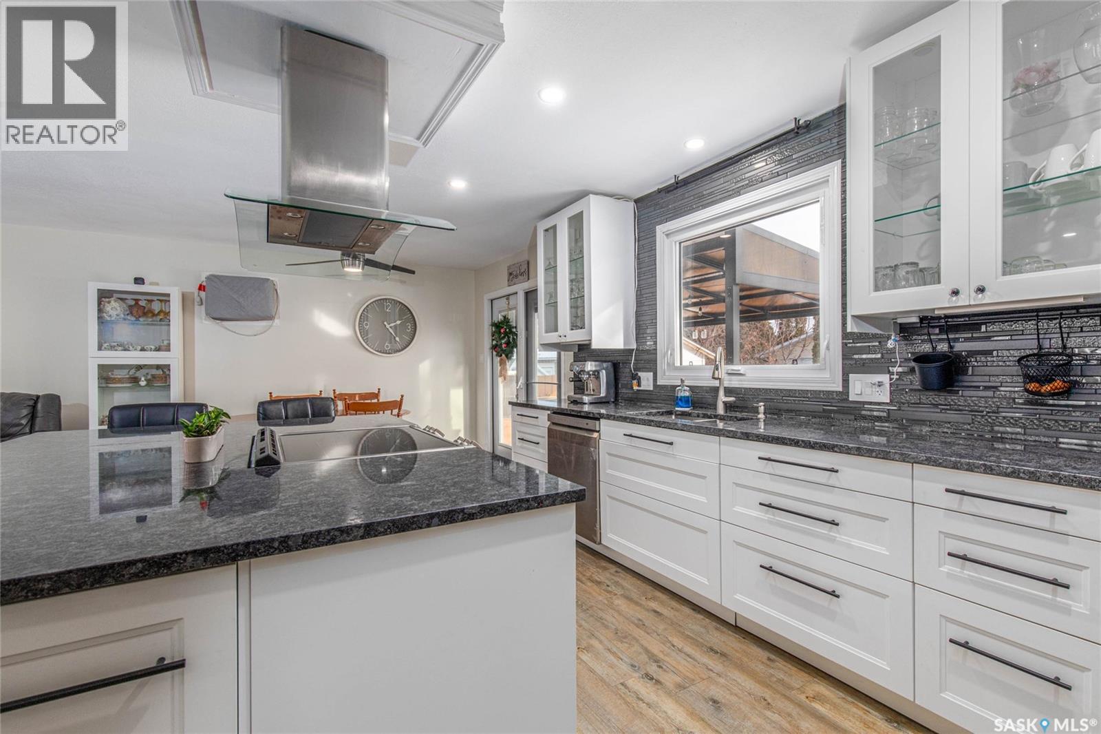 1266 Maybery Crescent, Moose Jaw, Saskatchewan  S6H 7B4 - Photo 14 - SK025638