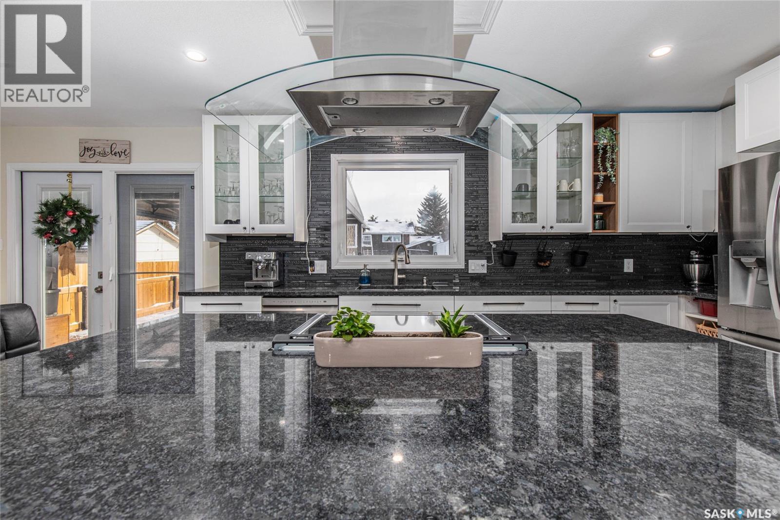 1266 Maybery Crescent, Moose Jaw, Saskatchewan  S6H 7B4 - Photo 13 - SK025638