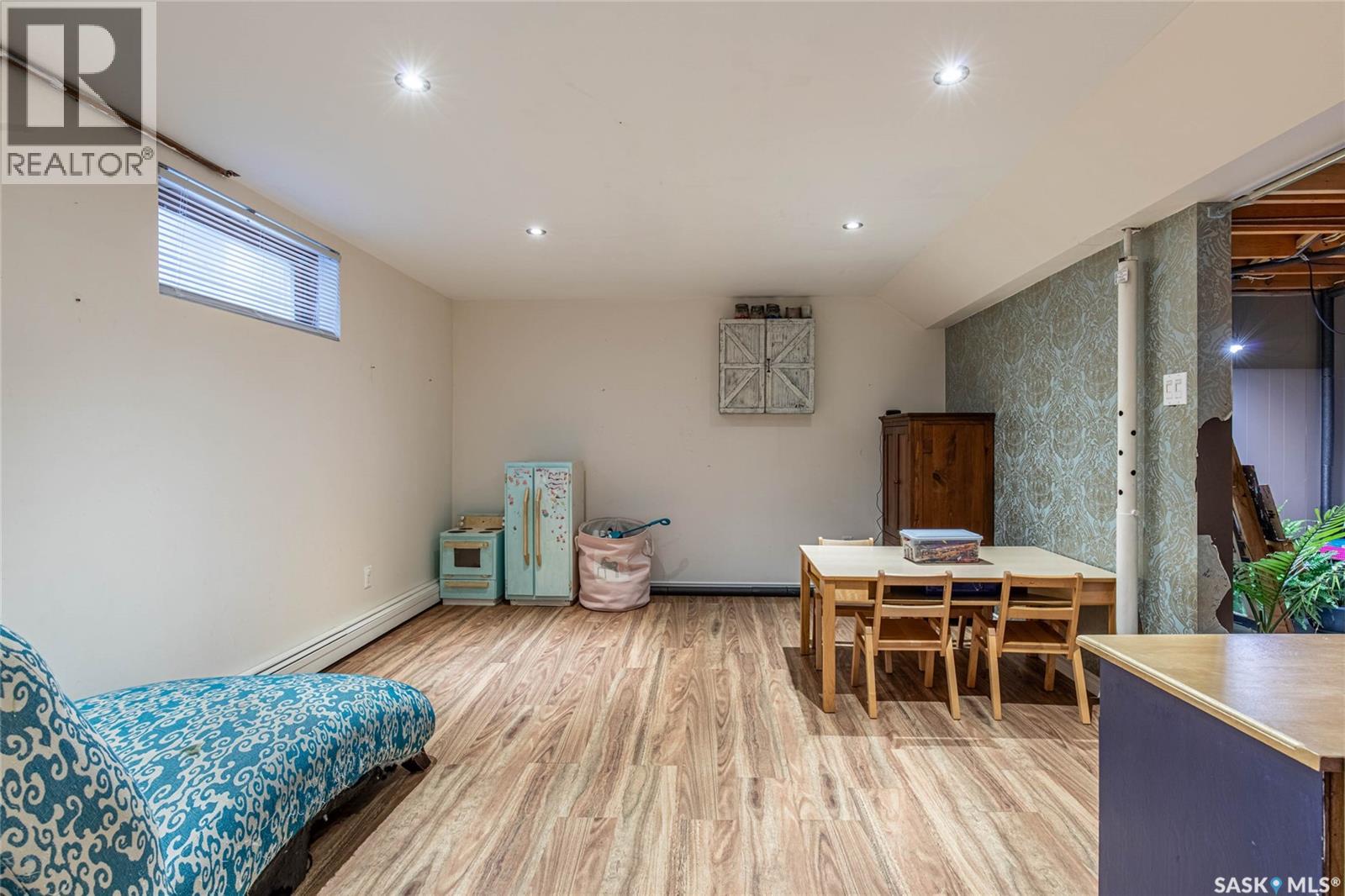 1266 Maybery Crescent, Moose Jaw, Saskatchewan  S6H 7B4 - Photo 33 - SK025638