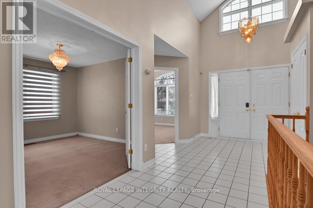 49 Sai Crescent, Ottawa, Ontario  K1G 5N8 - Photo 2 - X12674748