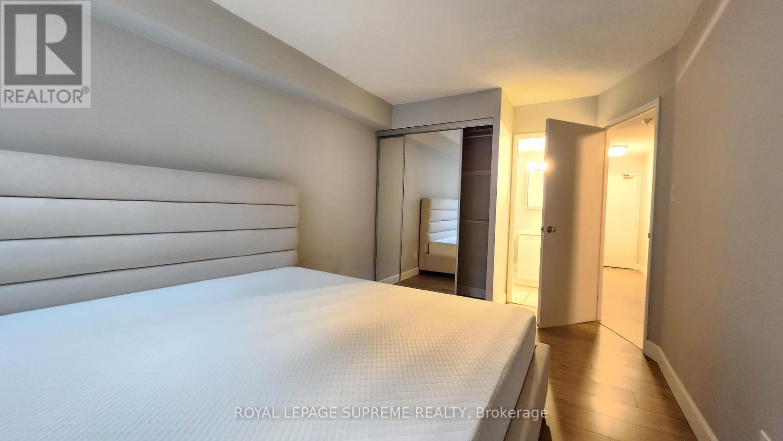 808 - 633 Bay Street, Toronto, Ontario  M5G 2G4 - Photo 11 - C12674738