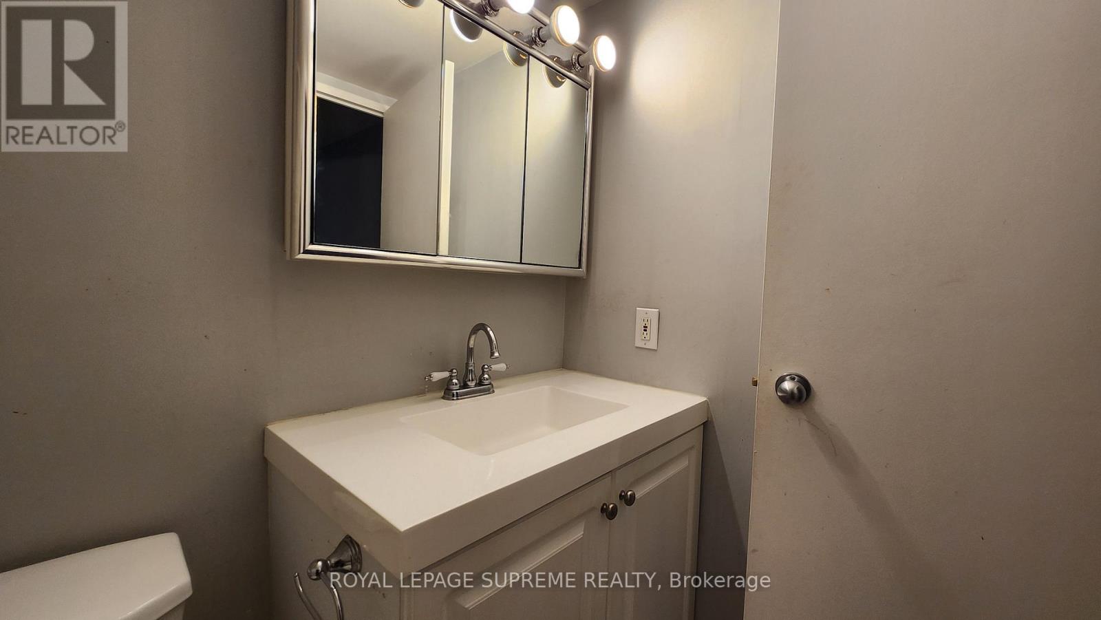 808 - 633 Bay Street, Toronto, Ontario  M5G 2G4 - Photo 12 - C12674738