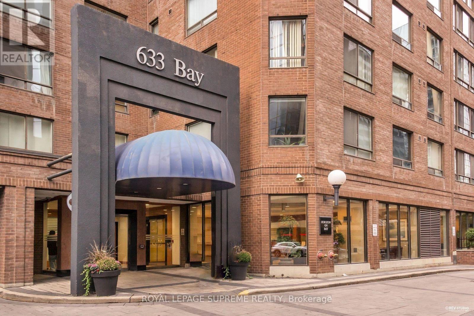 808 - 633 Bay Street, Toronto, Ontario  M5G 2G4 - Photo 2 - C12674738