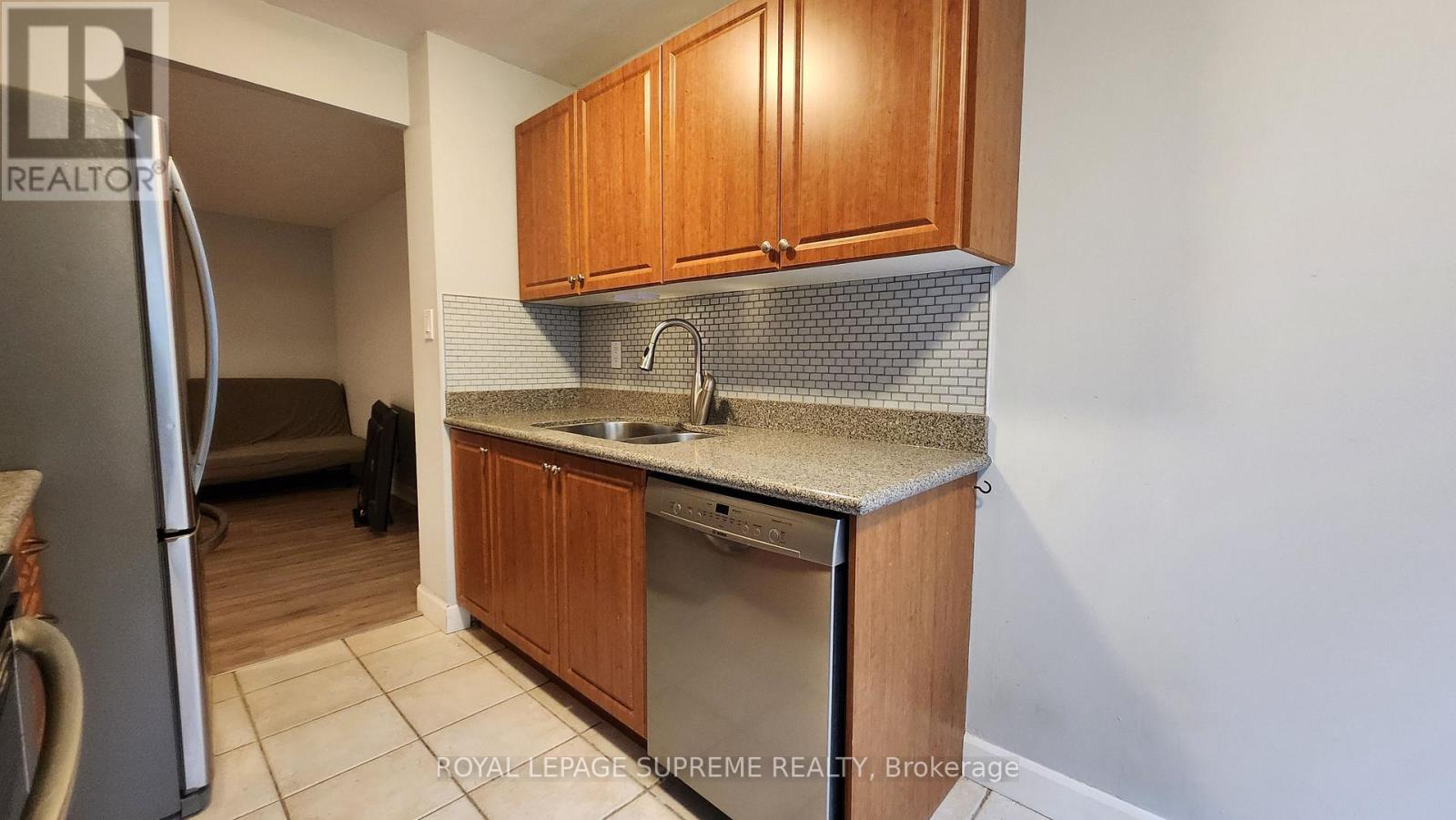 808 - 633 Bay Street, Toronto, Ontario  M5G 2G4 - Photo 6 - C12674738