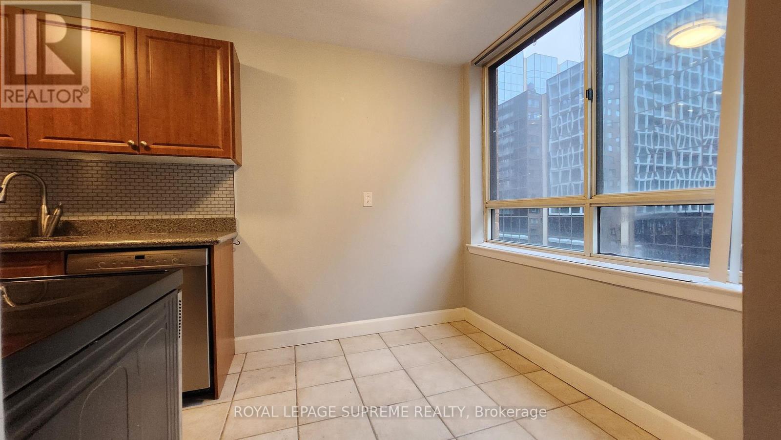 808 - 633 Bay Street, Toronto, Ontario  M5G 2G4 - Photo 8 - C12674738