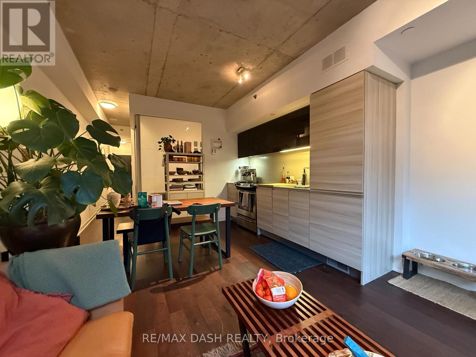 210 - 8 Gladstone Avenue, Toronto, Ontario  M6J 3K6 - Photo 13 - C12674760