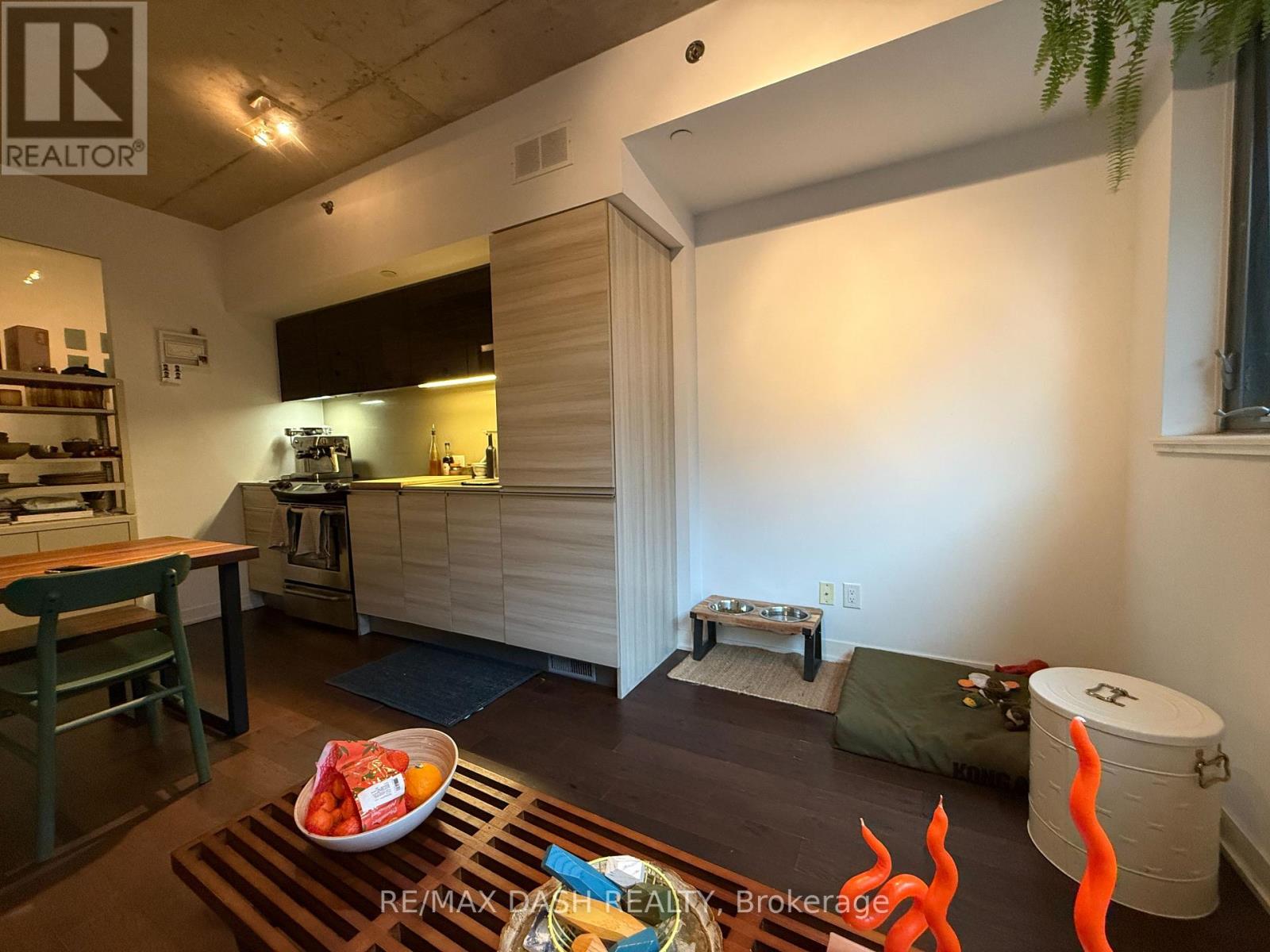 210 - 8 Gladstone Avenue, Toronto, Ontario  M6J 3K6 - Photo 3 - C12674760