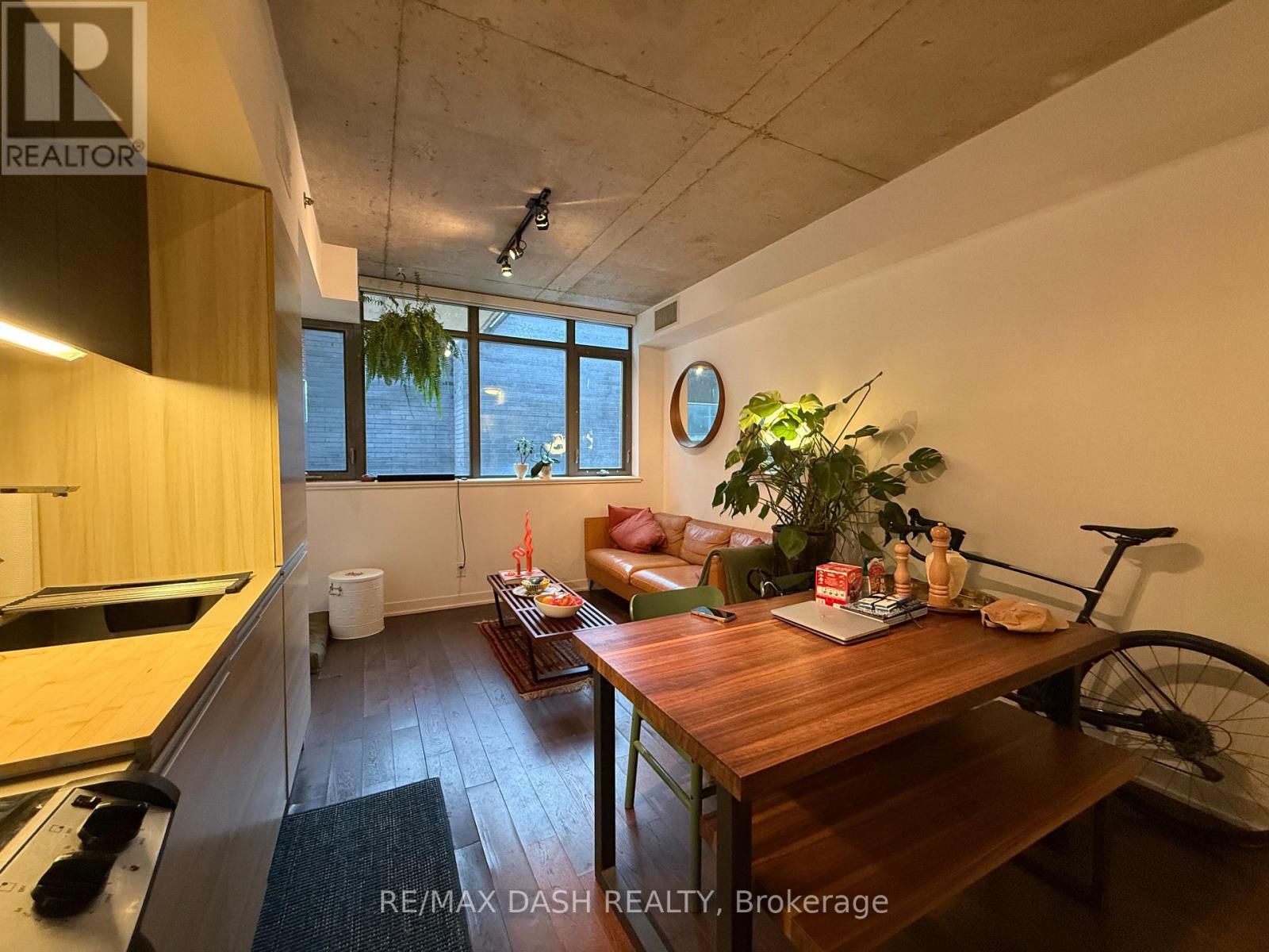 210 - 8 Gladstone Avenue, Toronto, Ontario  M6J 3K6 - Photo 8 - C12674760