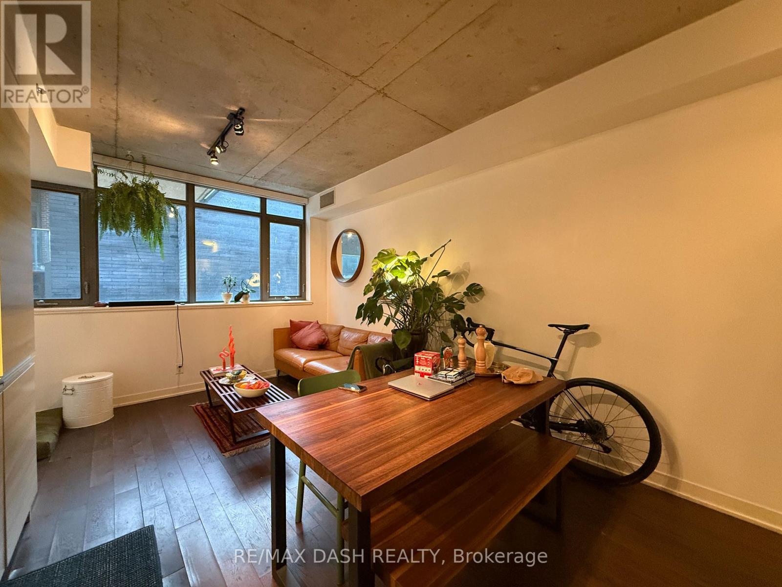 210 - 8 Gladstone Avenue, Toronto, Ontario  M6J 3K6 - Photo 9 - C12674760