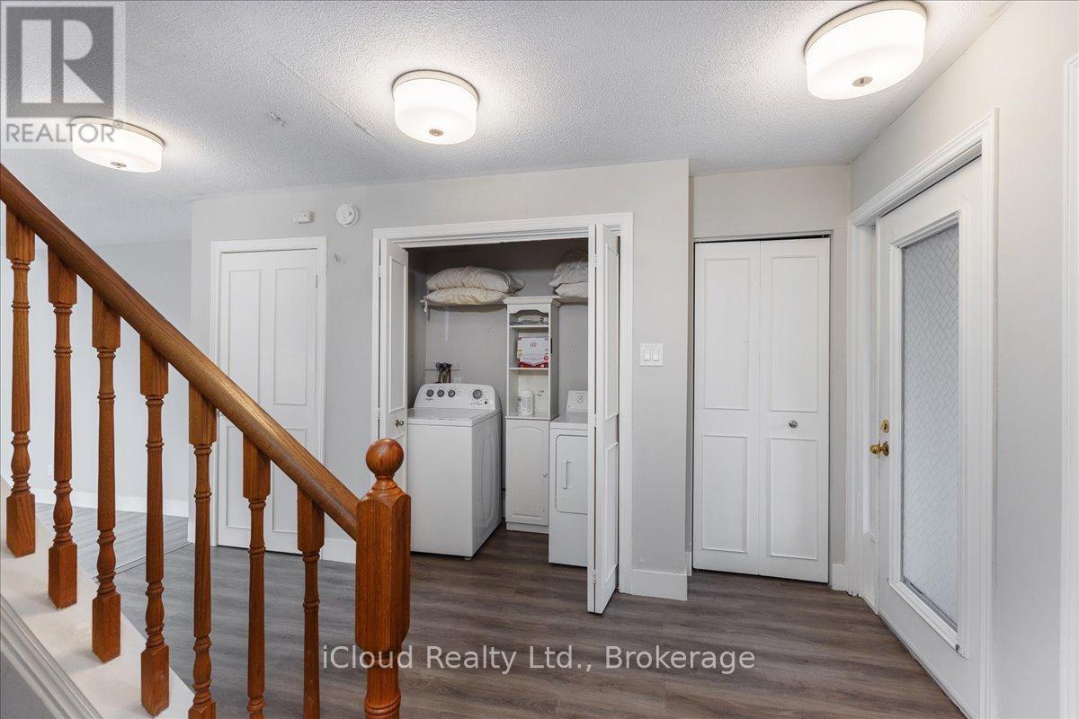 3 Davy Point Circle, Georgina, Ontario  L4P 3H1 - Photo 15 - N12674762