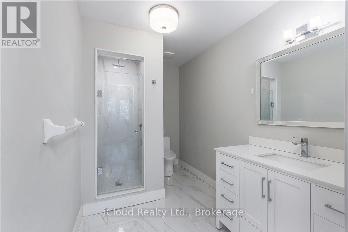 3 Davy Point Circle, Georgina, Ontario  L4P 3H1 - Photo 20 - N12674762