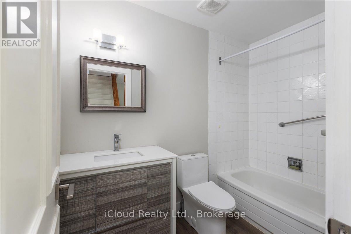 3 Davy Point Circle, Georgina, Ontario  L4P 3H1 - Photo 24 - N12674762