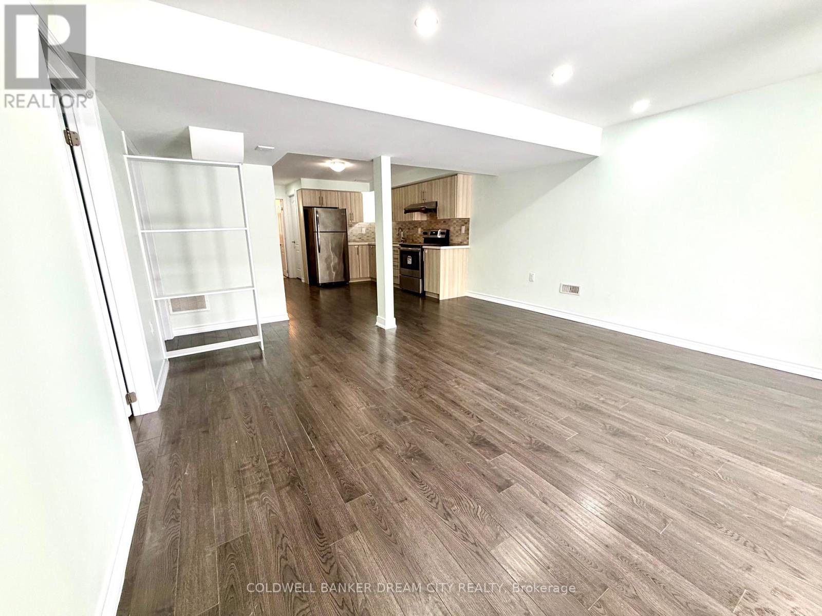 44 Mincing Trail, Brampton, Ontario  L7A 4T3 - Photo 10 - W12651836