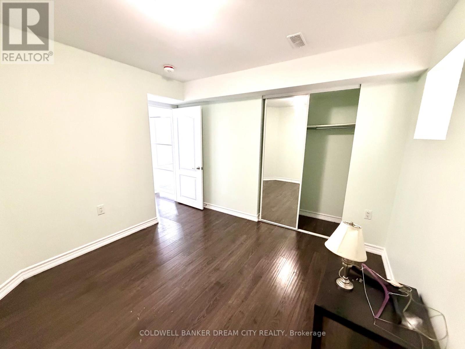 44 Mincing Trail, Brampton, Ontario  L7A 4T3 - Photo 3 - W12651836