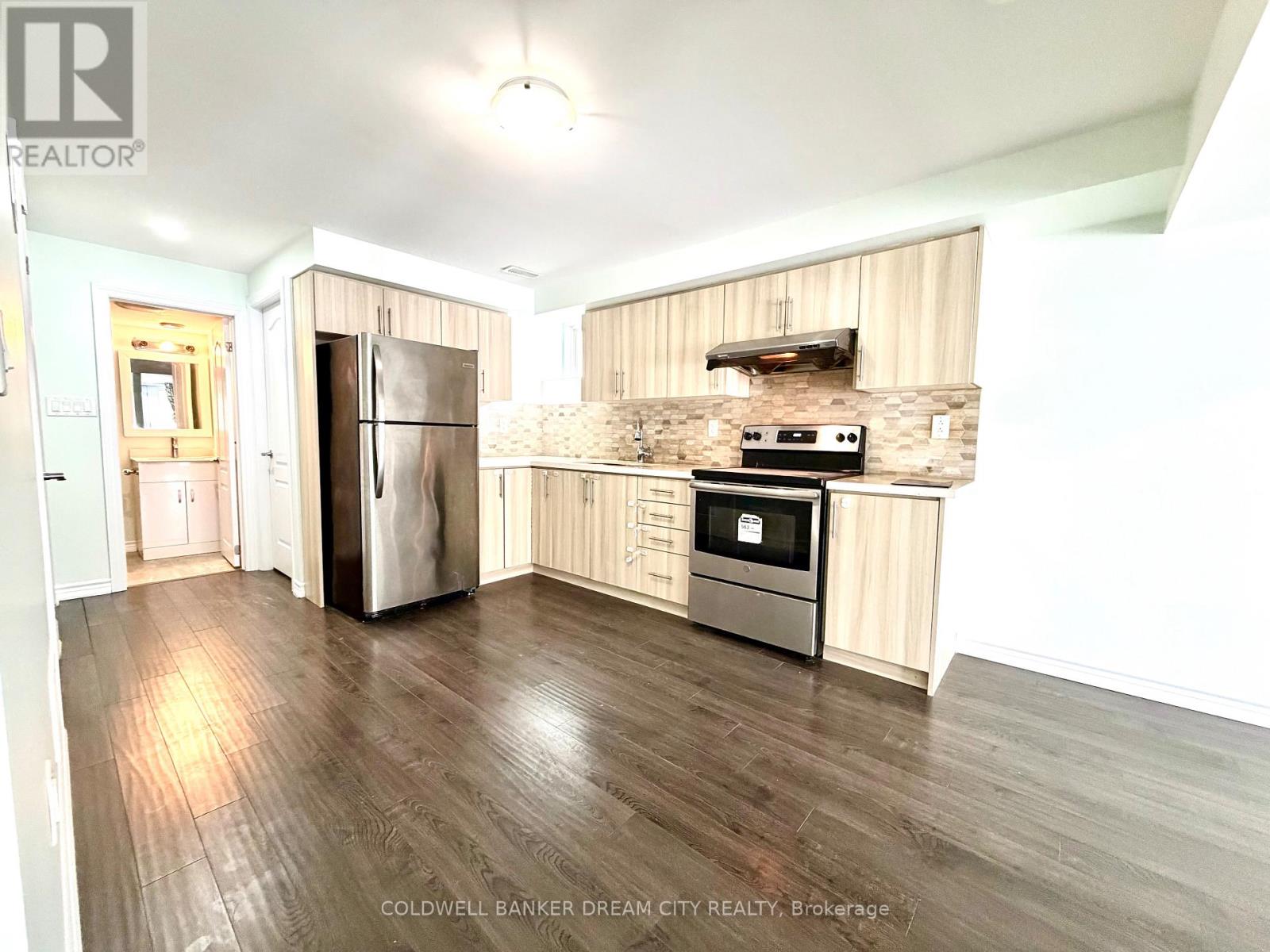 44 Mincing Trail, Brampton, Ontario  L7A 4T3 - Photo 2 - W12651836