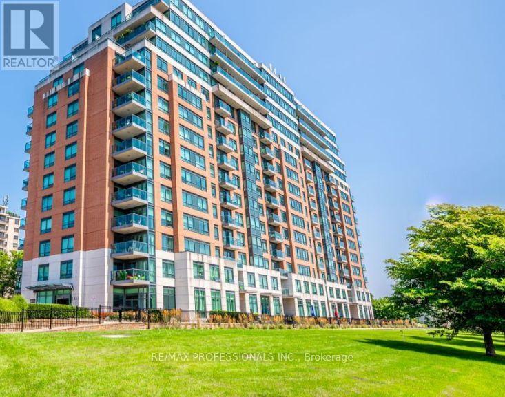 <div class="slider-price">$2,850 Monthly</div><p>610 - 1403 Royal York Road, Toronto, Ontario</p>