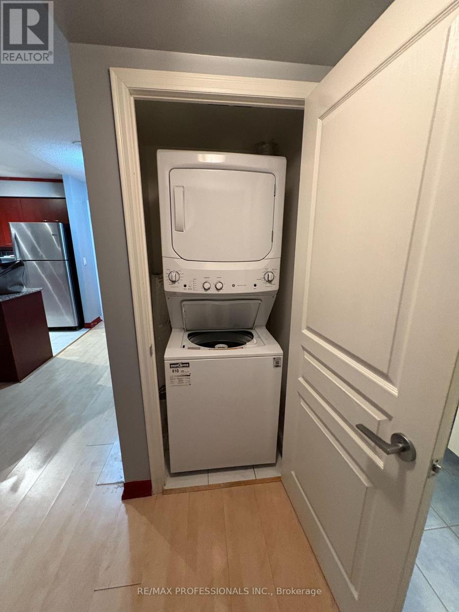 610 - 1403 Royal York Road, Toronto, Ontario  M9P 0A1 - Photo 14 - W12664236