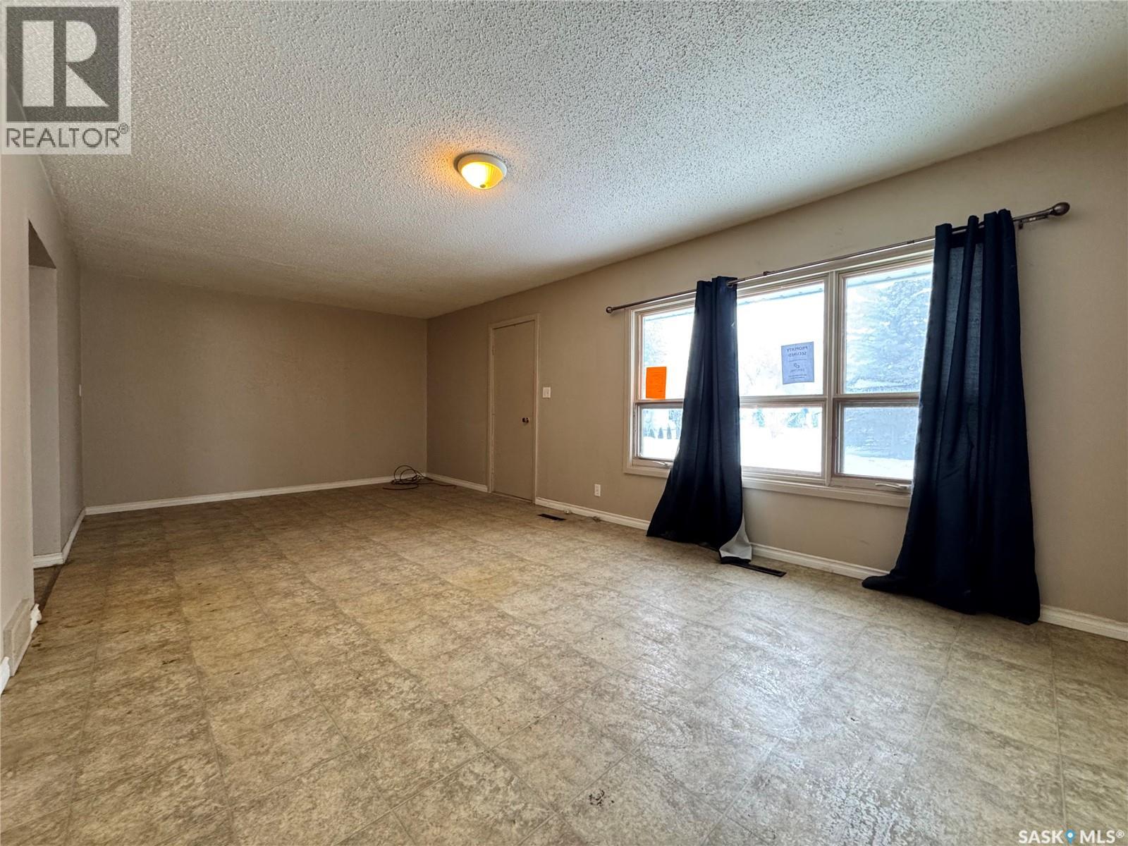 304 Carson Street, Dundurn, Saskatchewan  S0K 1K0 - Photo 11 - SK026391