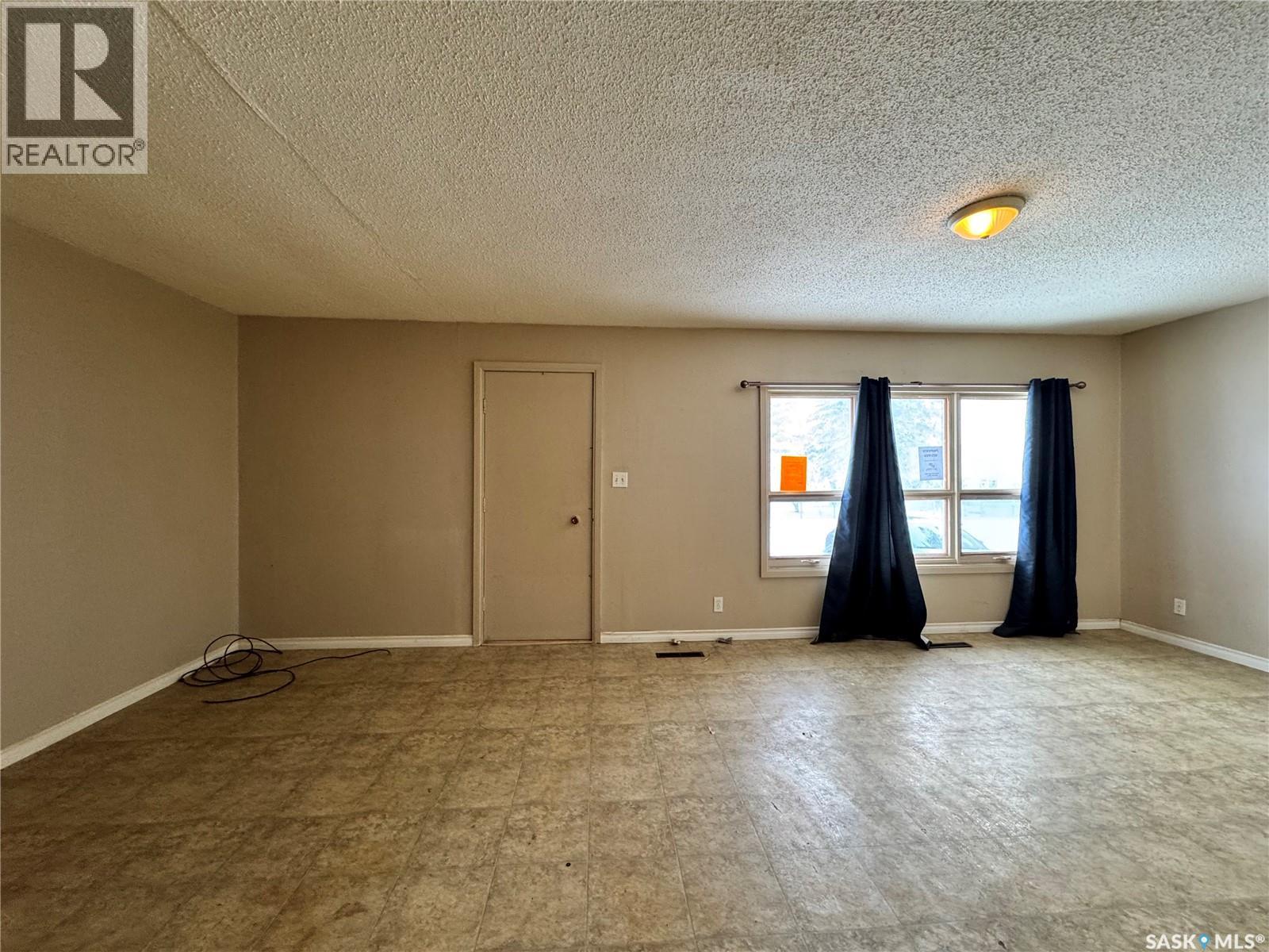 304 Carson Street, Dundurn, Saskatchewan  S0K 1K0 - Photo 7 - SK026391