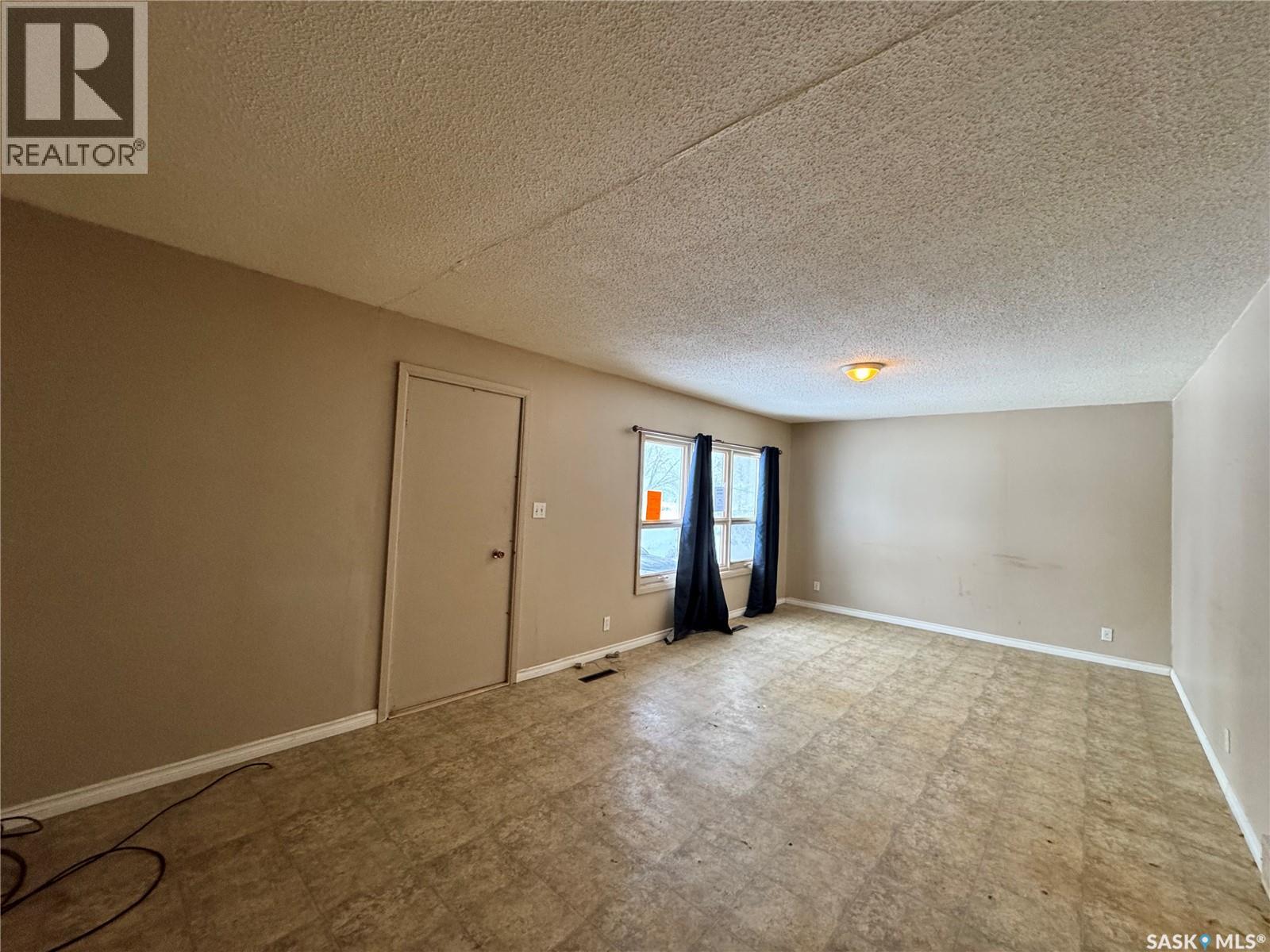 304 Carson Street, Dundurn, Saskatchewan  S0K 1K0 - Photo 8 - SK026391