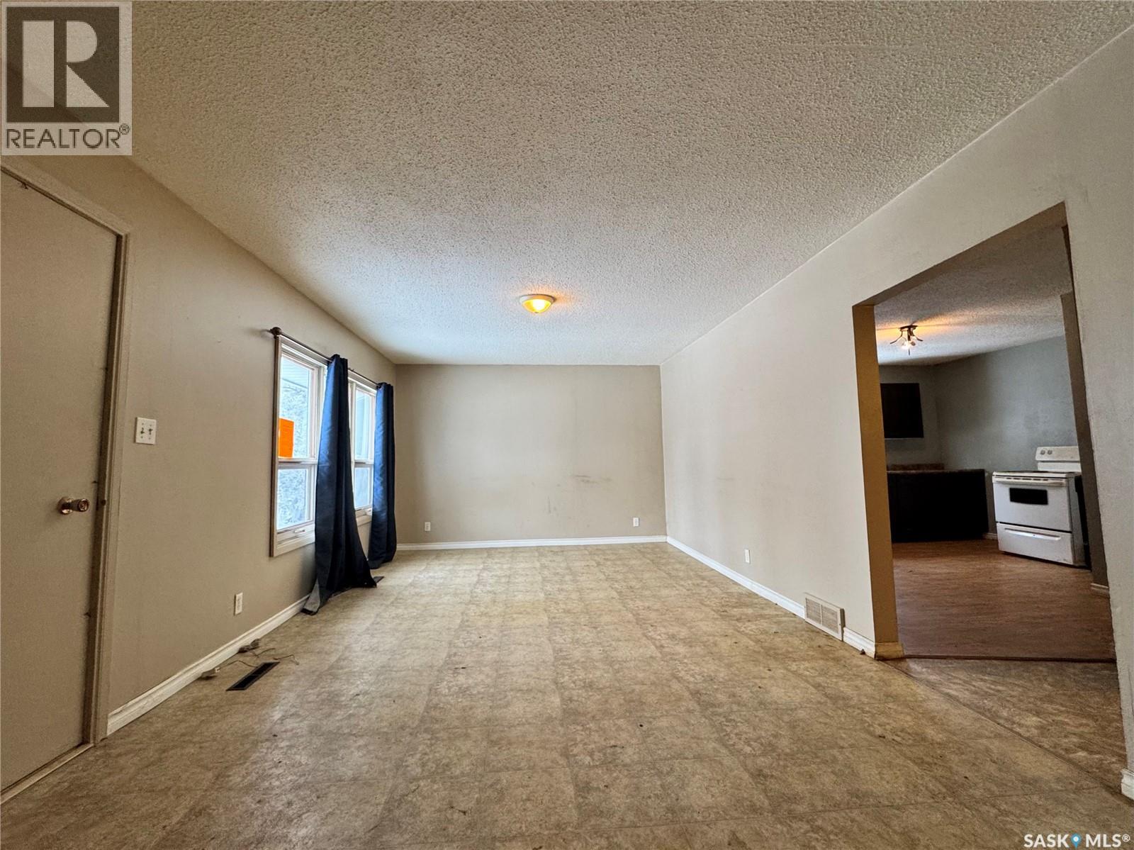 304 Carson Street, Dundurn, Saskatchewan  S0K 1K0 - Photo 9 - SK026391