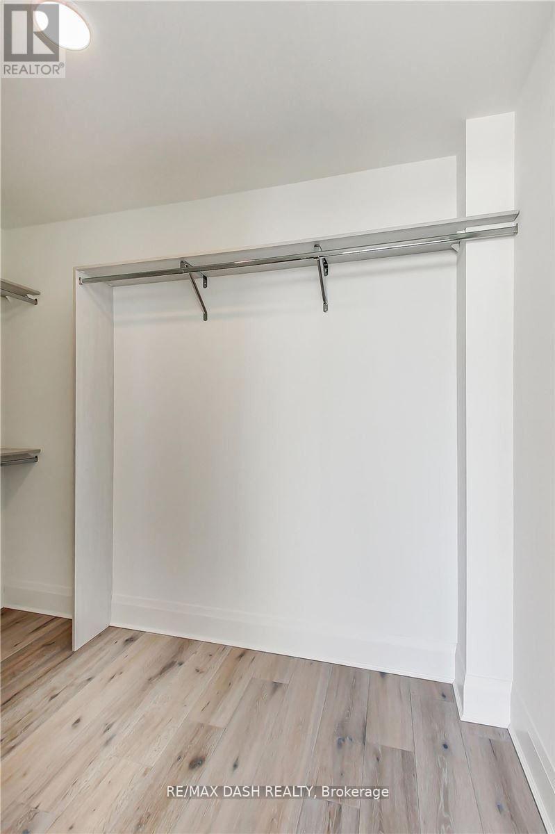 1001 - 151 Avenue Road, Toronto, Ontario  M5R 2H7 - Photo 15 - C12674780