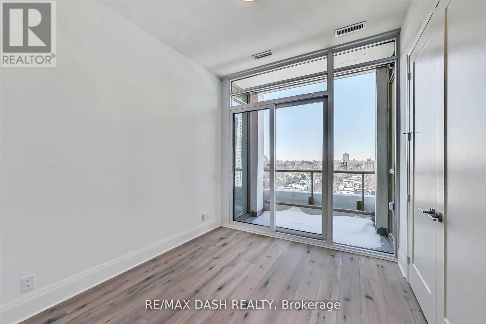 1001 - 151 Avenue Road, Toronto, Ontario  M5R 2H7 - Photo 8 - C12674780