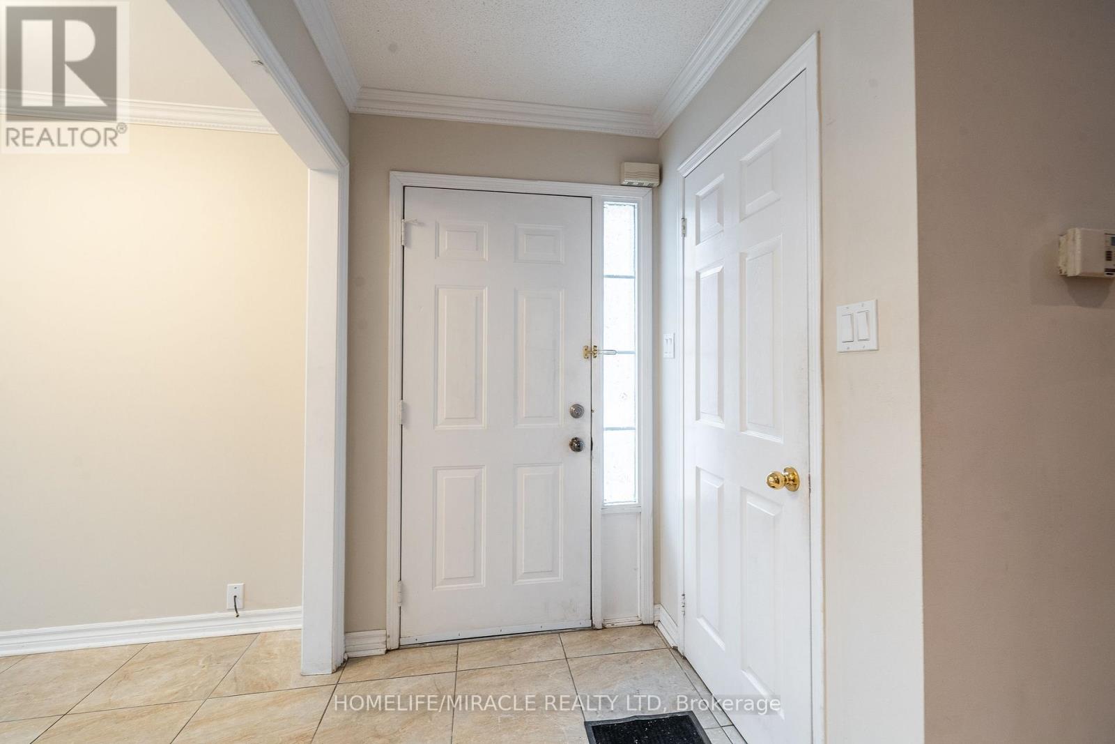 8 - 6860 Meadowvale Town Centre Circle, Mississauga, Ontario  L5N 7T4 - Photo 3 - W12673772