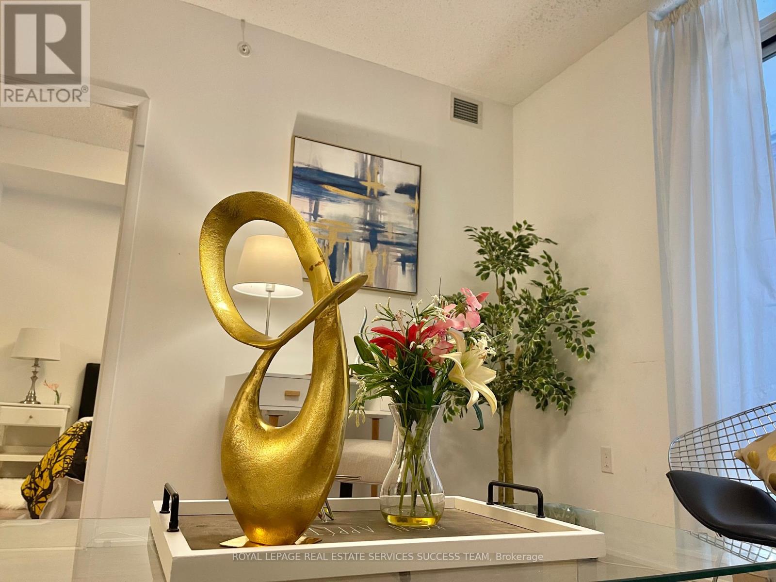 241 - 36 Via Bagnato Street, Toronto, Ontario M6A 0B7 - Photo 2 - W12674766