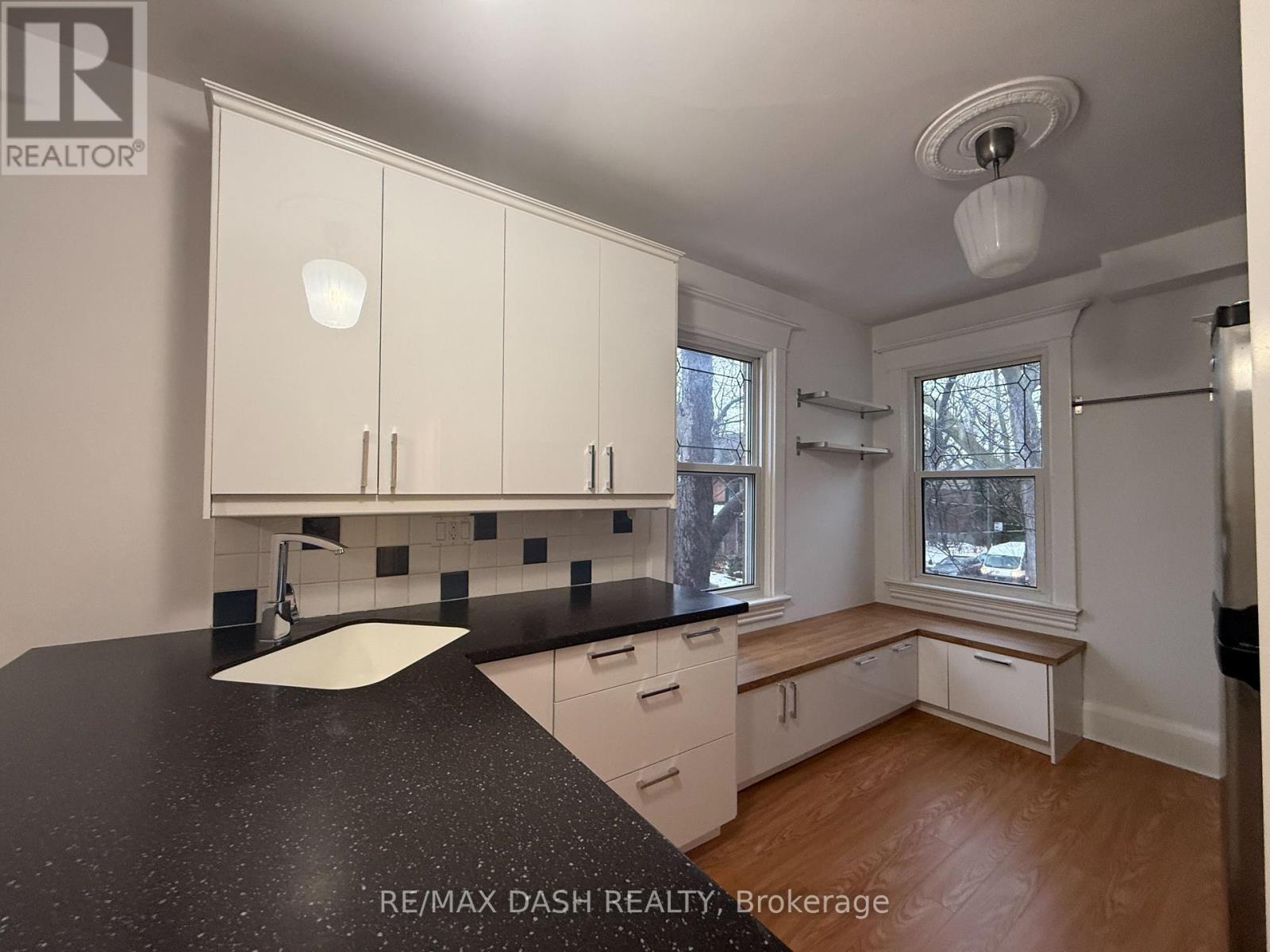 Upper - 54 Galley Avenue, Toronto, Ontario  M6R 1G8 - Photo 10 - W12674798