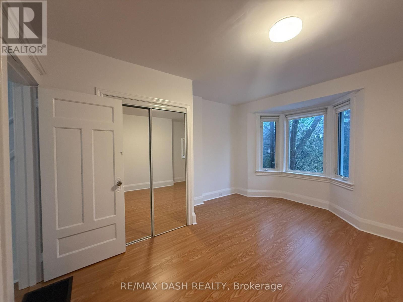 Upper - 54 Galley Avenue, Toronto, Ontario  M6R 1G8 - Photo 15 - W12674798